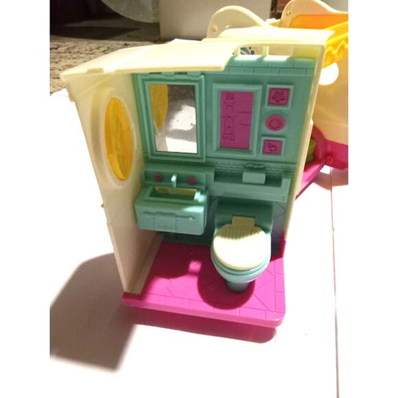 Fisher-Price Loving Family Dollhouse LOT Furniture, Dolls & Accessories - Picture 15 of 16